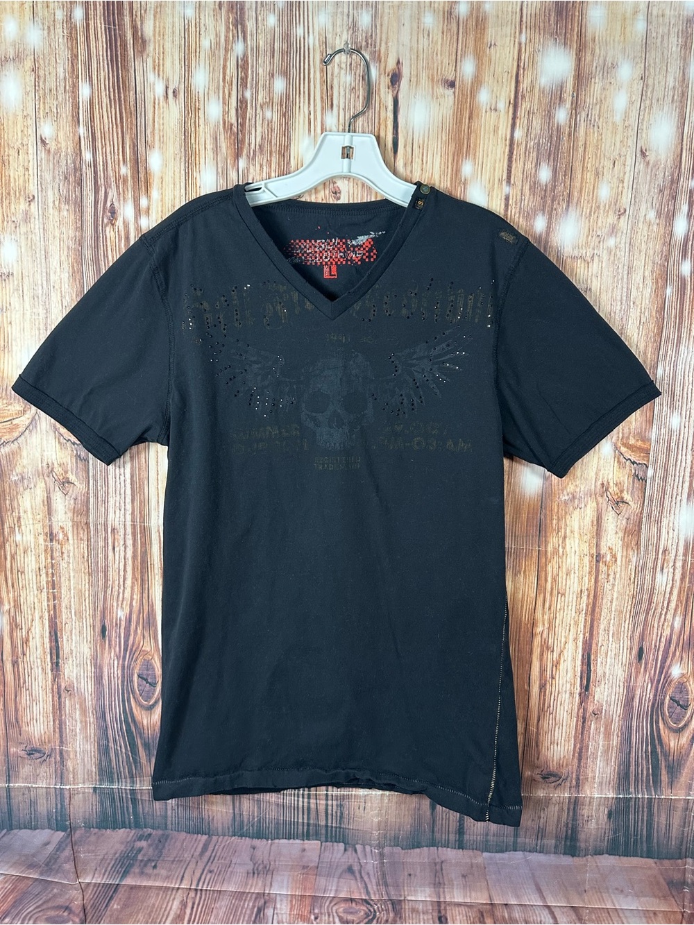 Y2K Mogul Men’s Black V-Neck Graphic T-Shirt with Rhinestone Skull Size Large